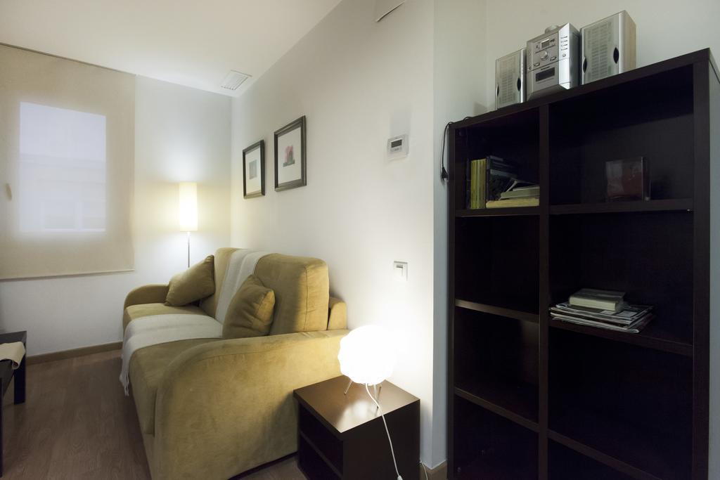 Apartaments Travessera-Parc Gueell Barcelona Bagian luar foto