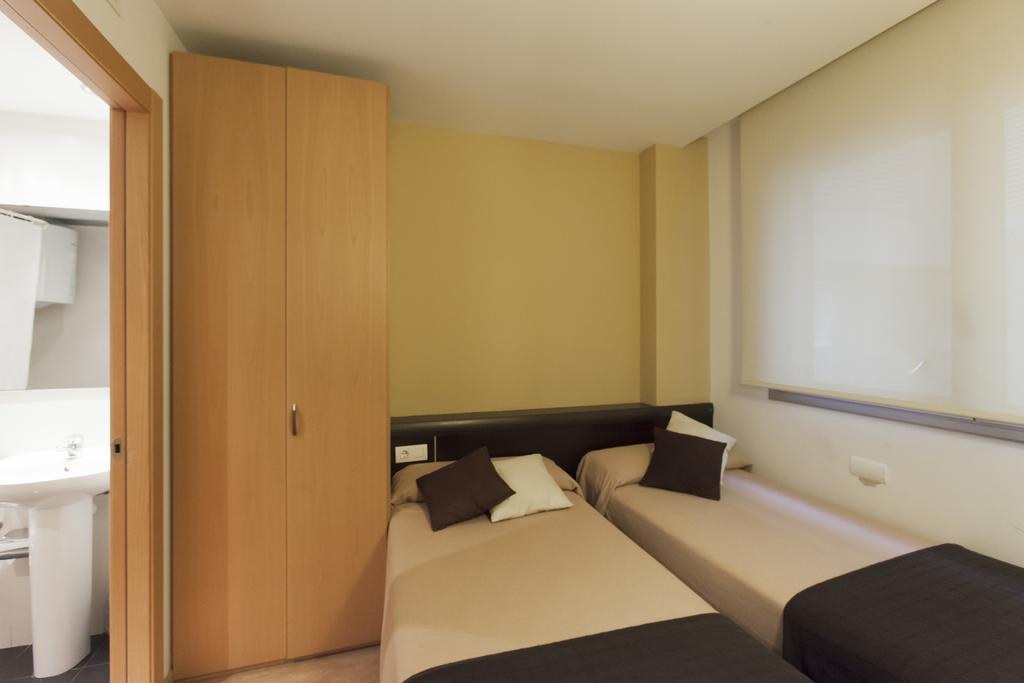 Apartaments Travessera-Parc Gueell Barcelona Bagian luar foto