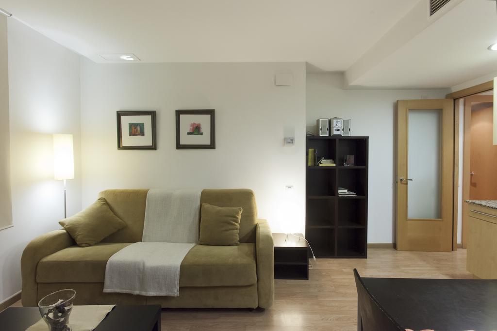 Apartaments Travessera-Parc Gueell Barcelona Bagian luar foto