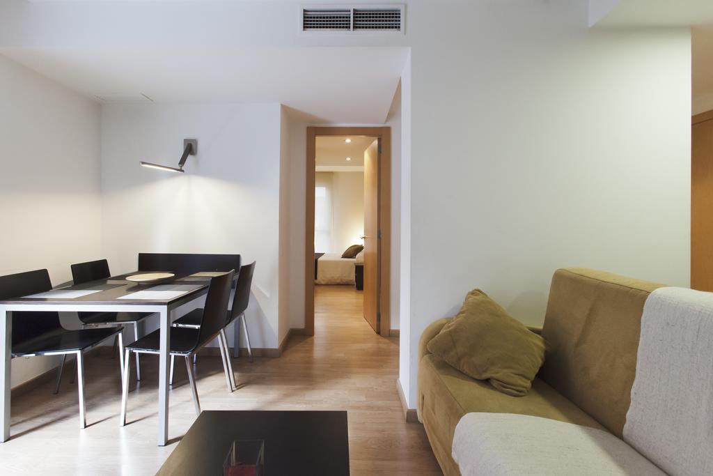Apartaments Travessera-Parc Gueell Barcelona Bagian luar foto