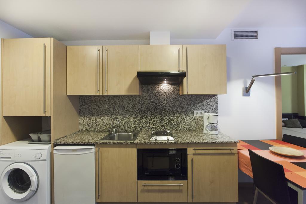 Apartaments Travessera-Parc Gueell Barcelona Bagian luar foto