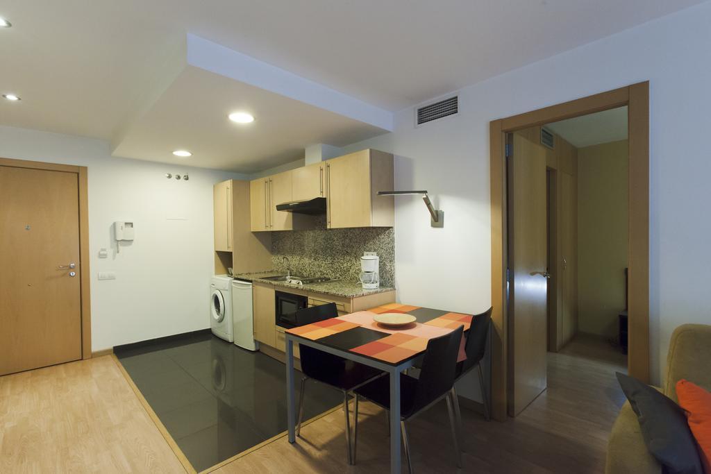 Apartaments Travessera-Parc Gueell Barcelona Bagian luar foto