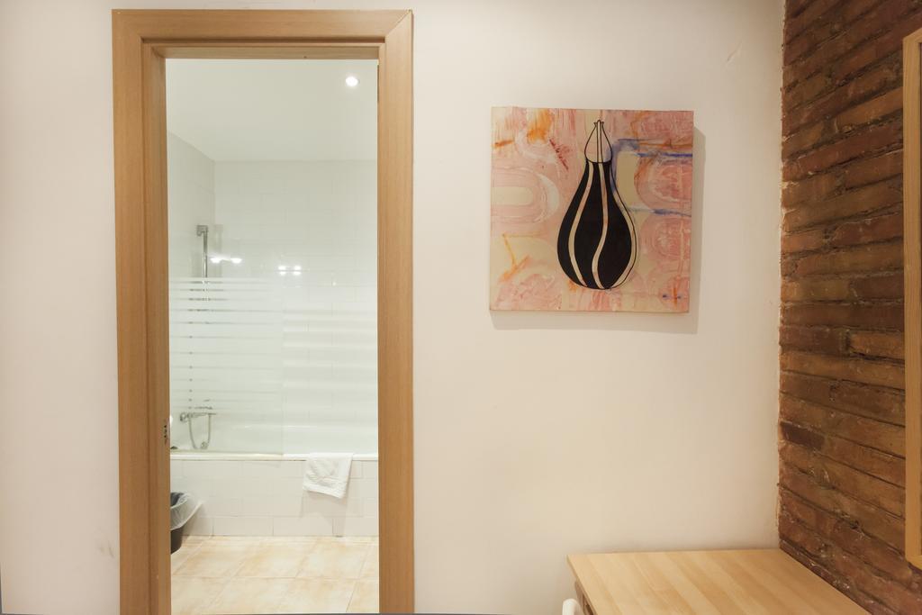 Apartaments Travessera-Parc Gueell Barcelona Bagian luar foto