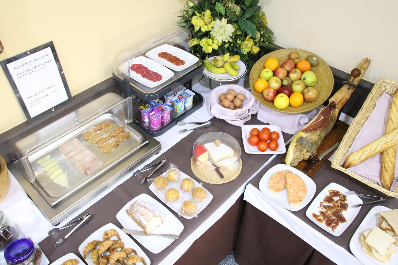 Apartaments Travessera-Parc Gueell Barcelona Bagian luar foto