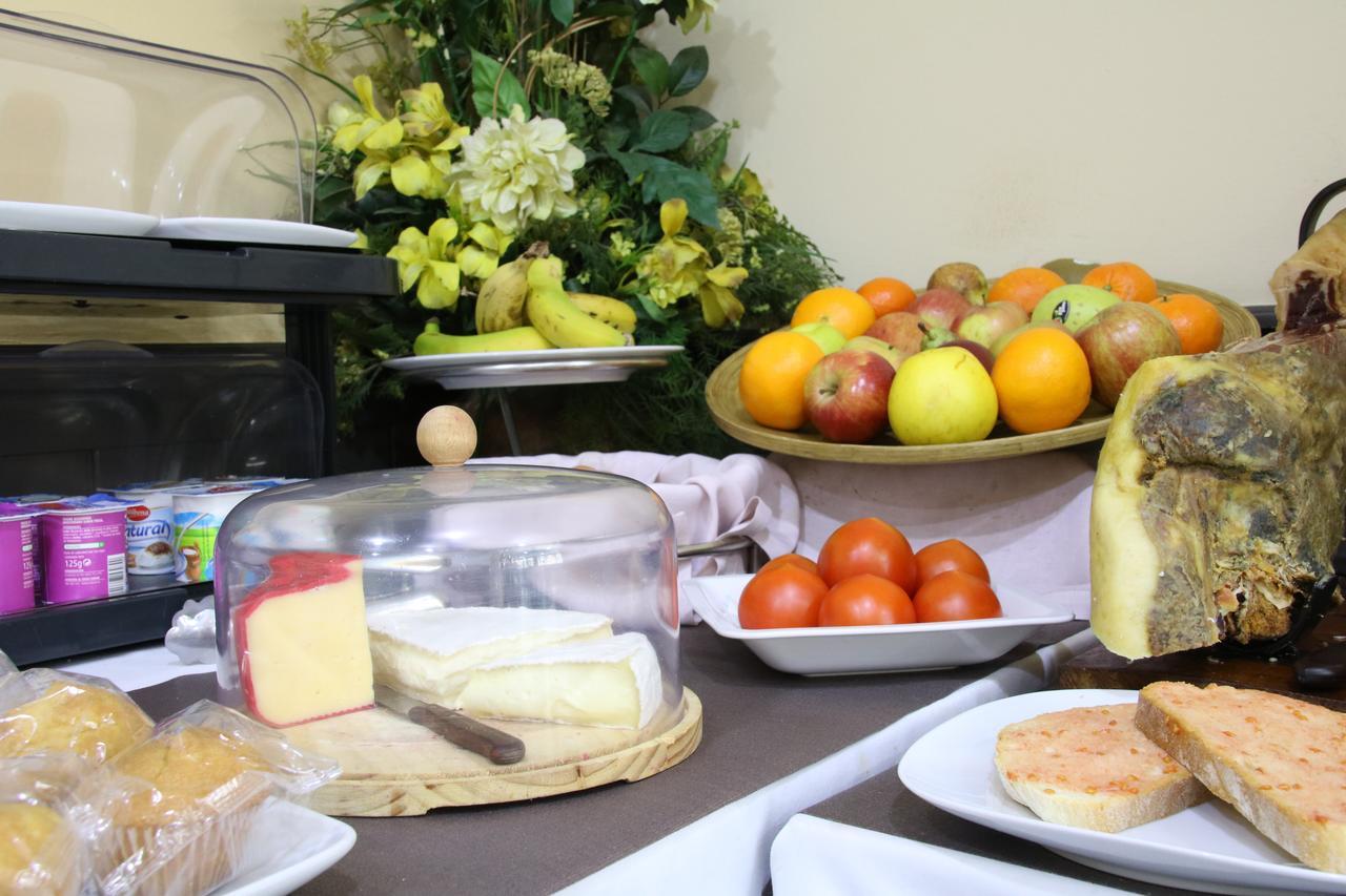 Apartaments Travessera-Parc Gueell Barcelona Bagian luar foto