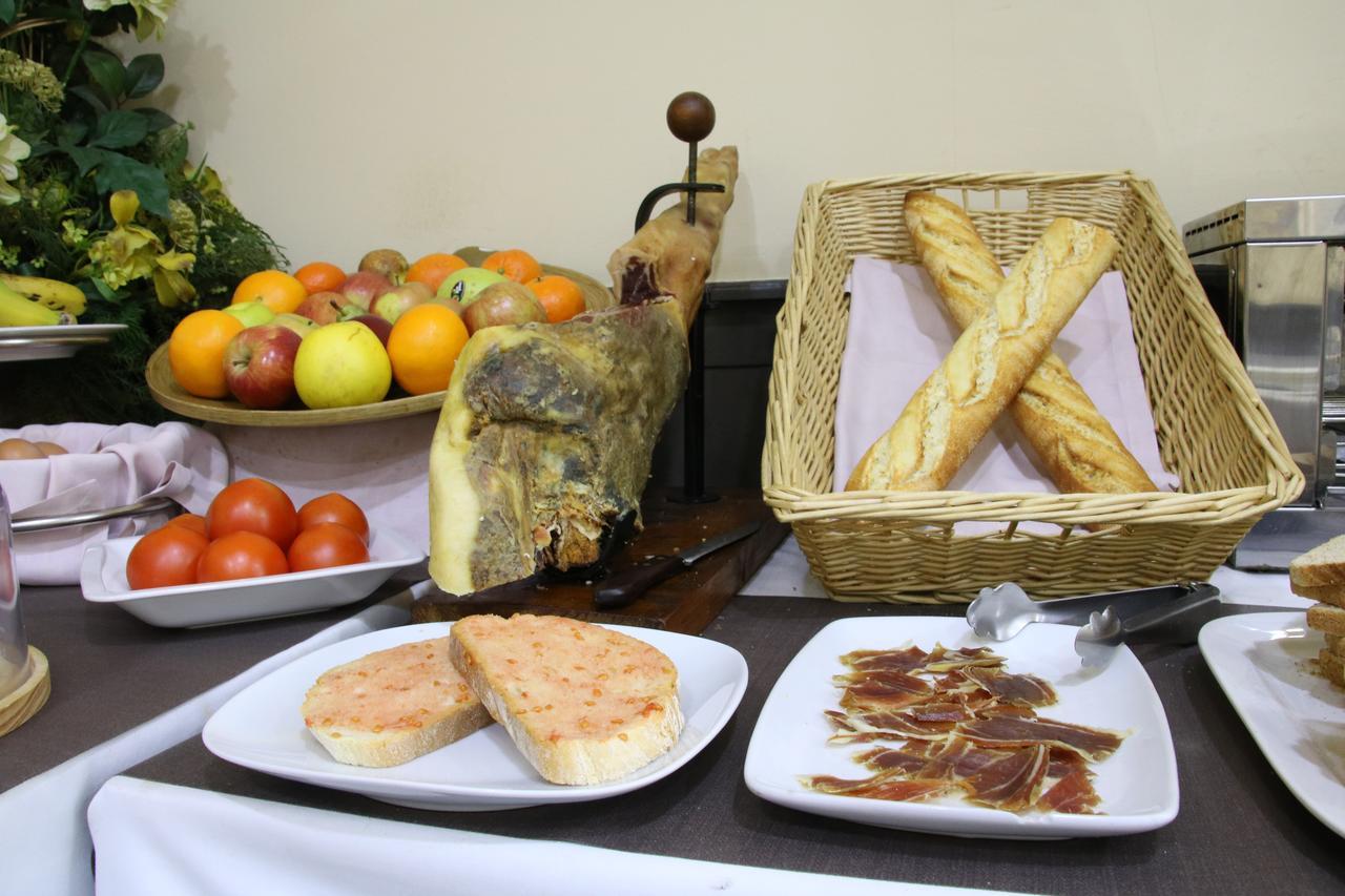 Apartaments Travessera-Parc Gueell Barcelona Bagian luar foto