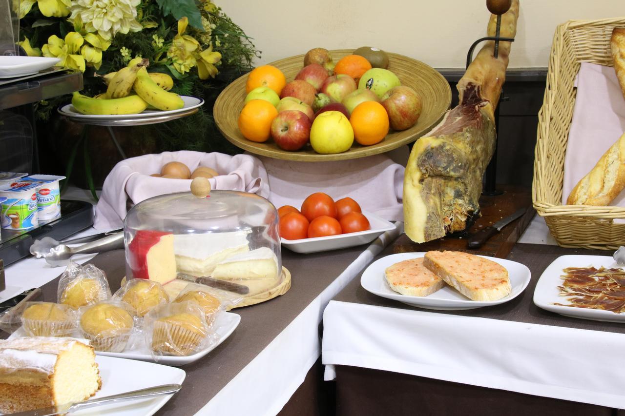Apartaments Travessera-Parc Gueell Barcelona Bagian luar foto